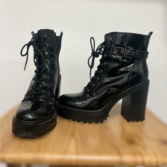 GBG Los Angeles Shoes - GBG Los Angeles Black Lace Up Boots with Chunky Heel